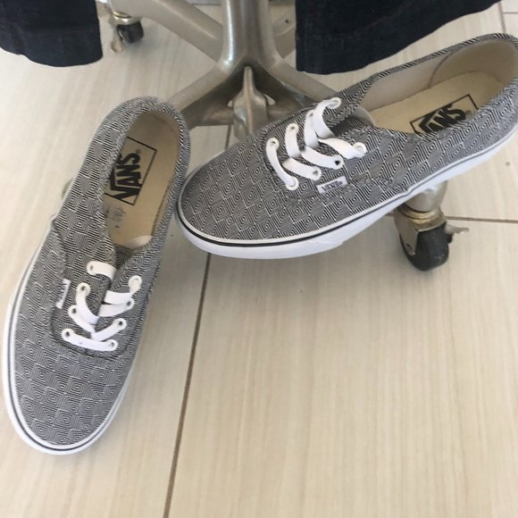 New lace up Vans - Picture 1 of 5